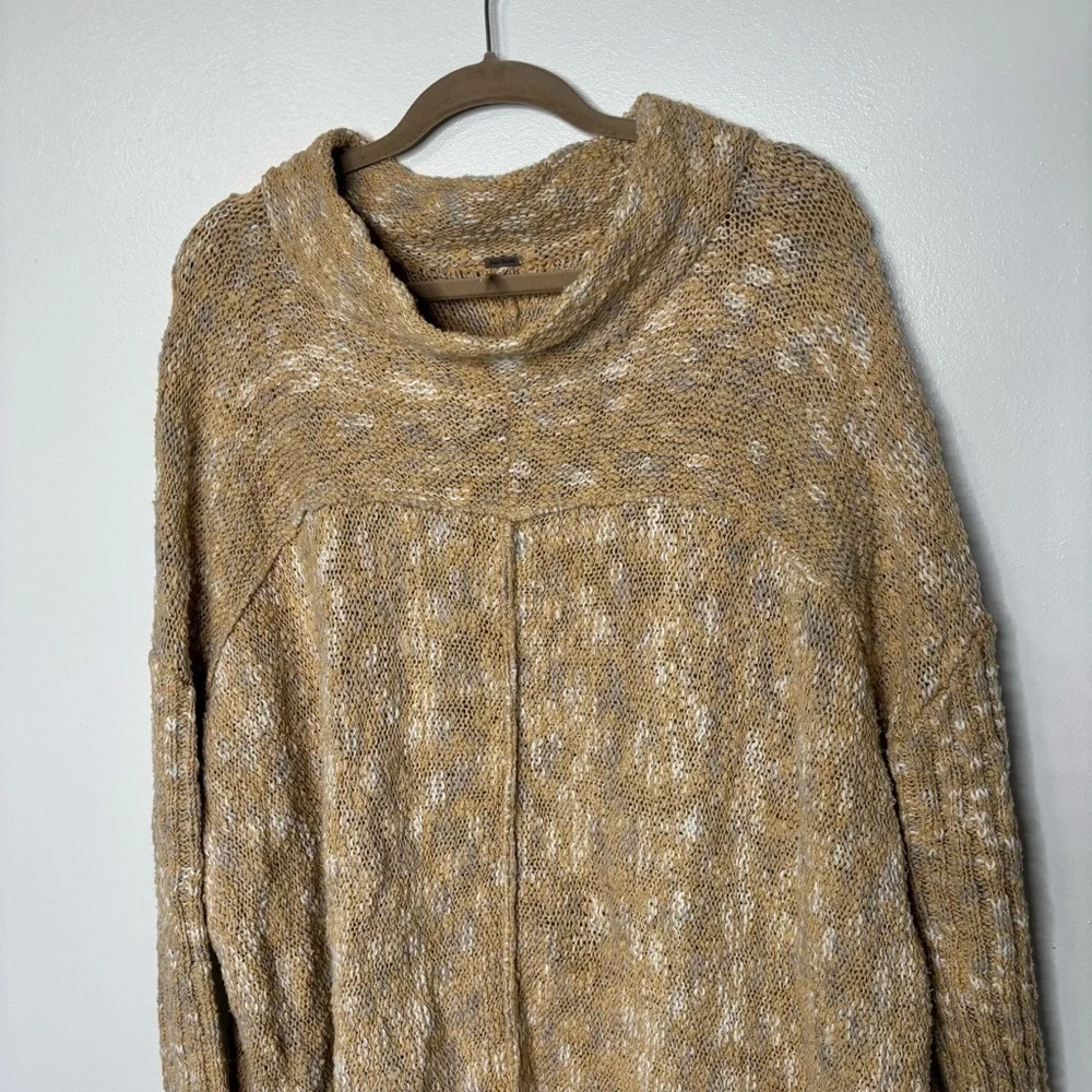 Free People Oversized Mock Neck Swing Sweater L Tan Marled Knit Cozy Boho